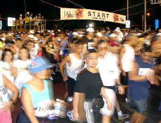 Sonntag Morgen 5.00 Uhr - Start zum Honolulu Marathon 