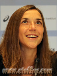 Mona Stockhecke auf Wolke sieben beim Frankfurt Marathon