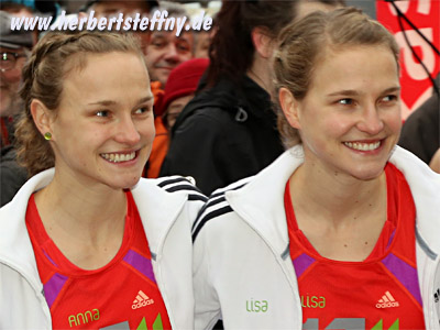 Anna und Lisa Hahner beim Silvesterlauf Trier - Foto, Copyright: www.steffny.com